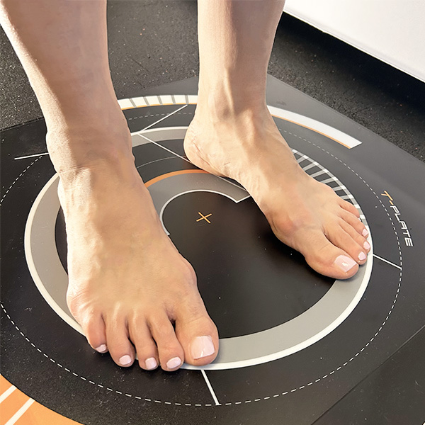 Foot examination on a podobarometric mat